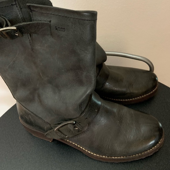 Frye Antiqued Black Veronica Shortie 8B - Picture 2 of 5